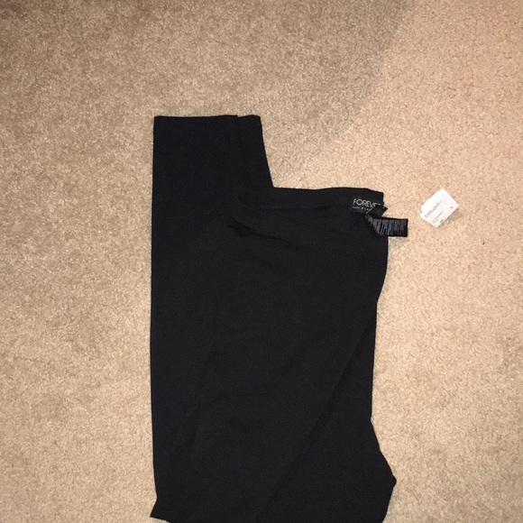 Forever 21 Pants - Forever 21 black leggings 2x NWT. 94/6 cotton/spdx